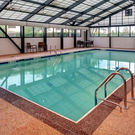 Hyatt Place Detroit/Ливония Екстериор снимка