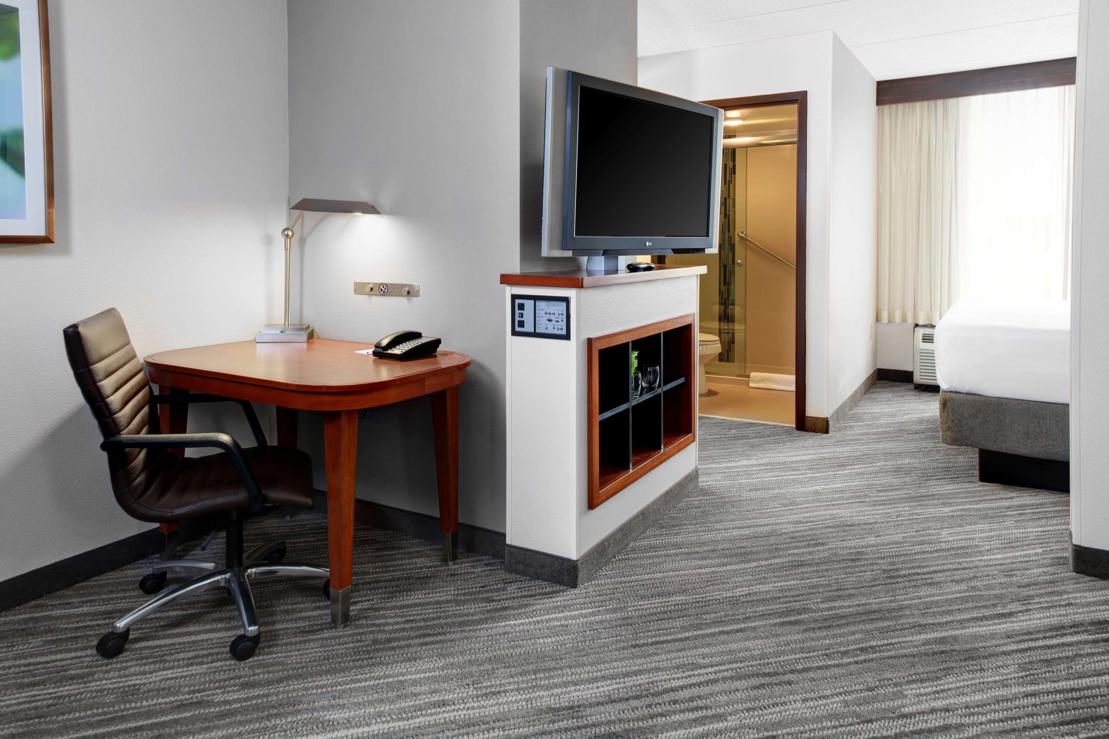 Hyatt Place Detroit/Ливония Екстериор снимка