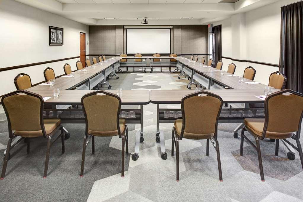 Hyatt Place Detroit/Ливония Съоръжения снимка