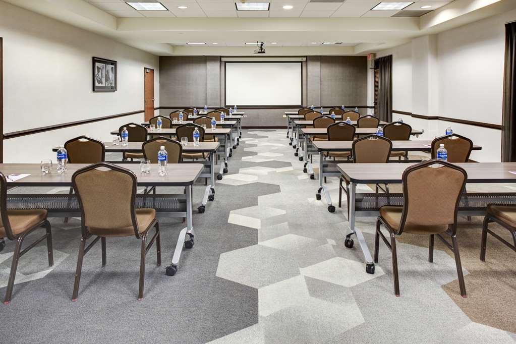 Hyatt Place Detroit/Ливония Съоръжения снимка