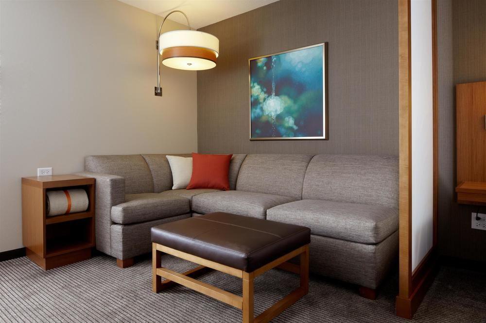 Hyatt Place Detroit/Ливония Екстериор снимка